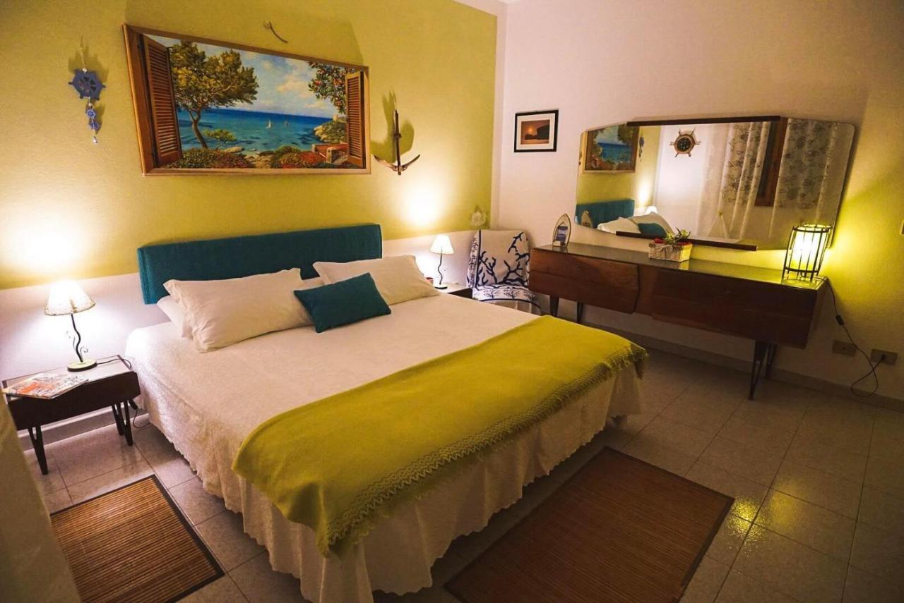 L'Hibiscus Di Lucia Villa Алгеро Екстериор снимка